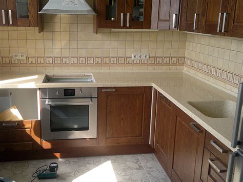 Столешница для кухни из искусственного камня Corian Sahara с ...