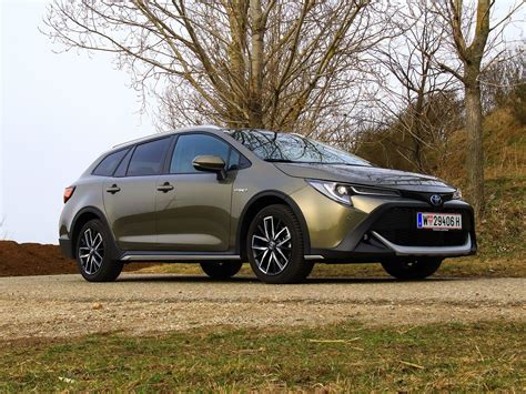 Foto Toyota Corolla 2 0 Hybrid Ts Trek Testbericht 007 Vom Artikel