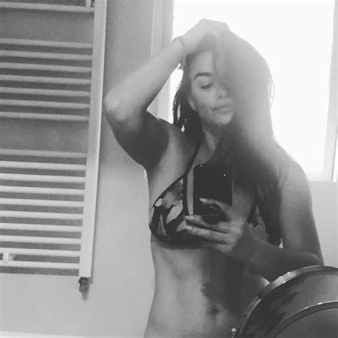 Ingrid Cruz Se Luce Posando En Sensuales Fotos En Bikini Tecache Cl