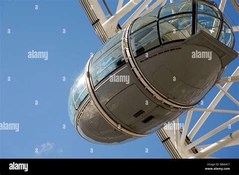 London Eye capsule Stock Photo - Alamy