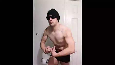 Free Muscle Posing Gay Porn Videos XHamster