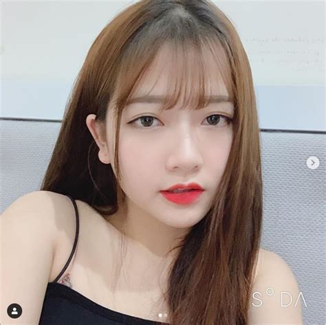 N Streamer Nho Xinh H P H N Ng I Xem Nh Vong N Nang C C Quy N Ru Hot Girl