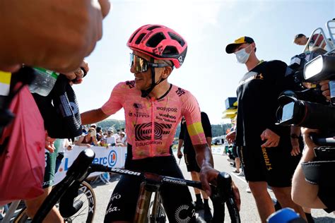 Tour De France Richard Carapaz Climbs To Stage 17 Solo Victory As