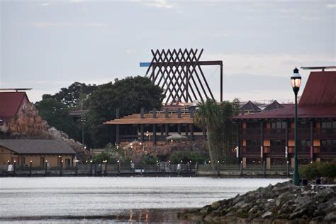 Disneys Polynesian Village Resort Crossbeam Removal Continues Photos