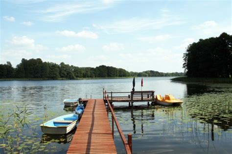 Domki letniskowe działka z linią brzegową jeziora Mazury Dubeninki