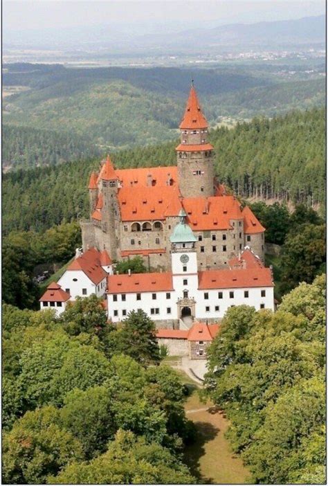 Solve Hrad Bouzov Czech Jigsaw Puzzle Online With Pieces