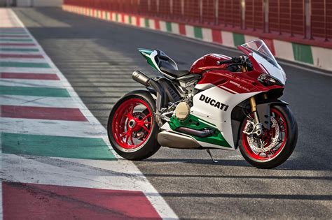 Motorrad Vergleich Ducati Panigale R Final Edition Vs Ducati