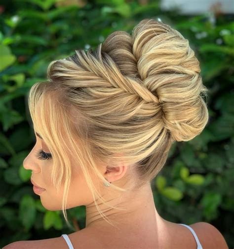 Penteado De Festa Ideias Madrinhas De Casamento E Formandas