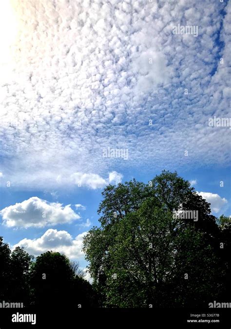 A mackerel sky cloud formation, London Stock Photo - Alamy