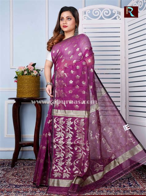 Dhakai Jamdani Saree Of Deep Magenta Shade Rapurnas