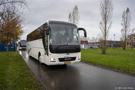 Asielzoekers Uit Ter Apel Aangekomen In Den Haag Voor Spoedopvang