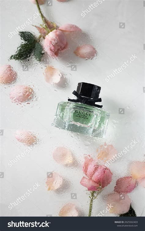 54 Gucci Flora Perfume Images, Stock Photos & Vectors | Shutterstock