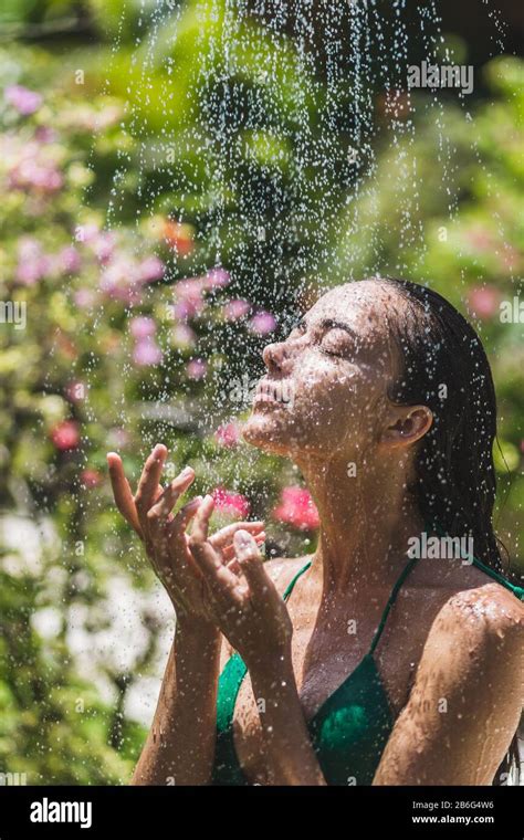 Beautiful Brunette Woman Taking Shower Hi Res Stock Photography And Images Alamy