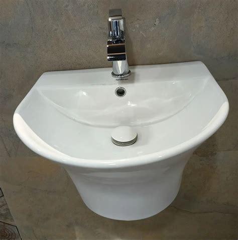 Hindware Cute Star White Ceramic Wall Hung Wash Basin 35 X 26 5 Cm At