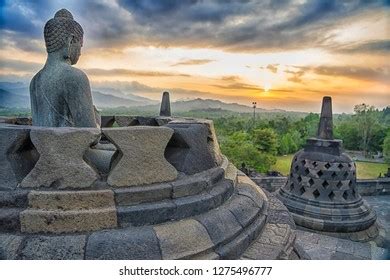 Detail Stupa Candi Borobudur Koleksi Nomer 22