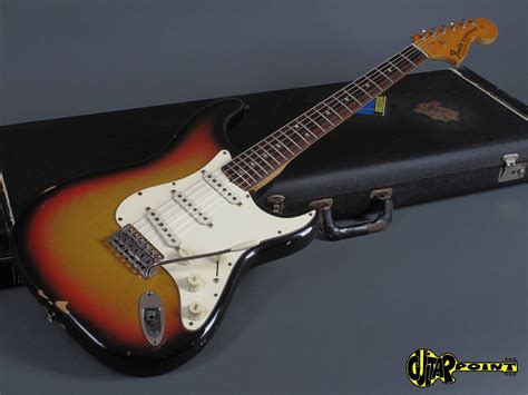 1971 Fender Stratocaster 3 Tone Sunburst 4 Bolt