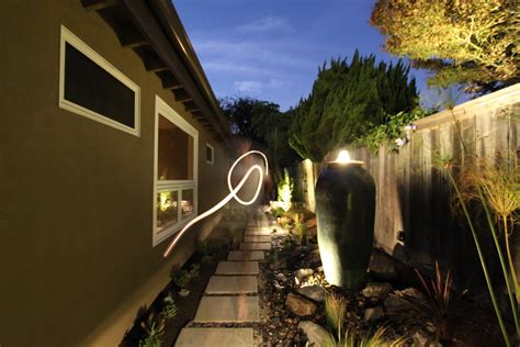 lighting a mid-century modern landscape design | mid-century modern remodel