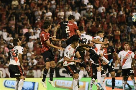 Newells No Pudo Sostener La Ventaja Y Perdi Por La Jerarqu A De River