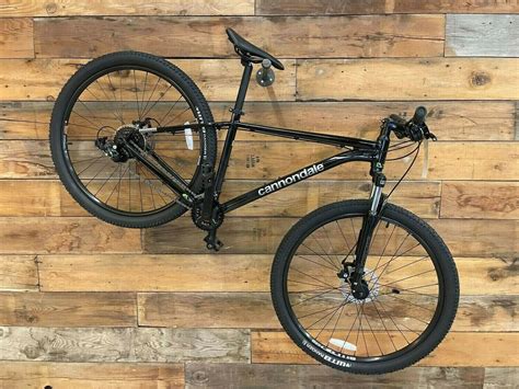 2022 Cannondale Trail 8 Mountain Bike