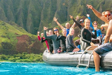 카우아이의 Raft Adventure Na Pali 1 2 Day Snorkel Pelago