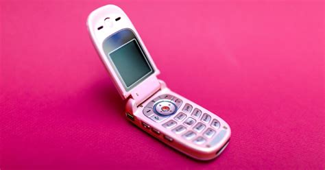 Eight Depressing, Illuminating Months With a Flip Phone - The Mac Observer