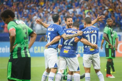 Golaço de Arrascaeta da a vitória ao Cruzeiro e quebra jejum do