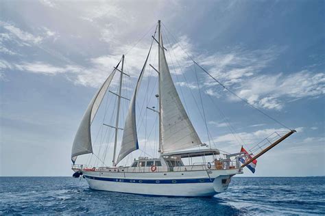 Fortuna Yacht Charter Motor Sailer - Ritzy Charters