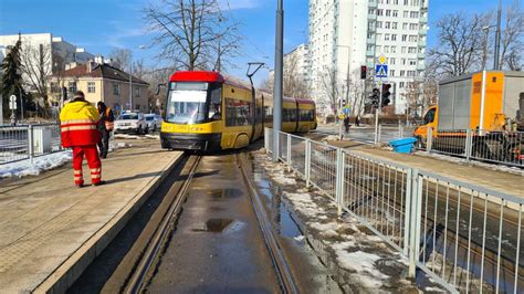 Warszawa Mokotów Tramwaj wypadł z torów przy sanktuarium TVN Warszawa