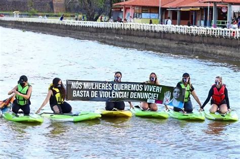 Praticantes do Stand Up Paddle promovem regata contra a violência