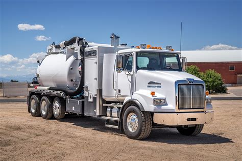 Foremost Hydrovacs Summit Truck Equipment Alberta And Ontario