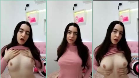 Carolina Lis exibindo seus belas teta em um vídeo gratuito no OnlyFans