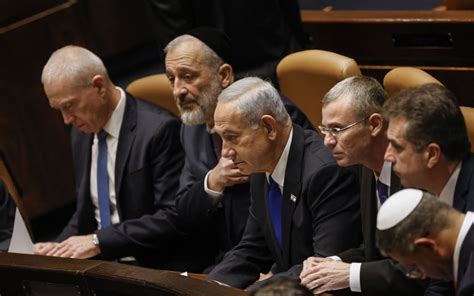 Israels Netanyahu Returns With Hard Right Cabinet Set To Expand Settlements Rnz News