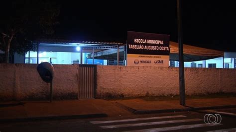 Criminosos Invadem Escola E Fazem Arrast O Em Trindade Go Goi S G