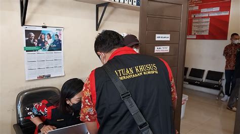 Dugaan Penyimpangan Dana Bok Kantor Dinkes Barsel Digeledah