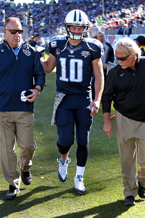 Jake Locker, Tennessee Titans quarterback, injured against Jacksonville ...