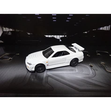 Jual Hot Wheels Nissan Skyline Gtr Bnr Loose New Nissan Gt R Diorama Kondisi Baru Dan Loose