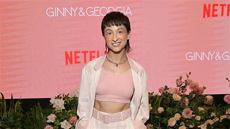 Ginny E Georgia Noah Lamanna - Ginny and Georgia season 3: Who plays Tris? Meet Noah Lamanna