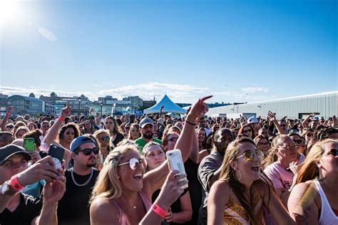 0177 Hot Radio Maine