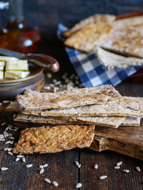 Pieczywo Chrupkie Z Suszonymi Pomidorami I Ziarnami Gotuj Ze Mna