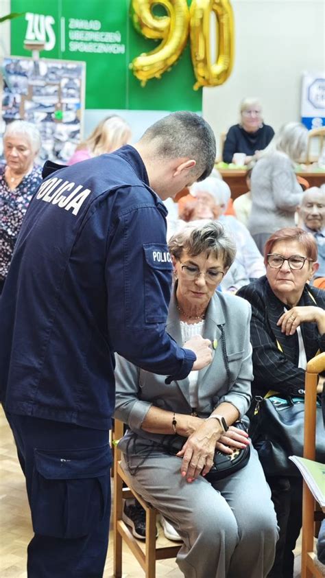 Seniorze Nie Daj Si Oszuka S Upscy Policjanci Spotkali Si Z