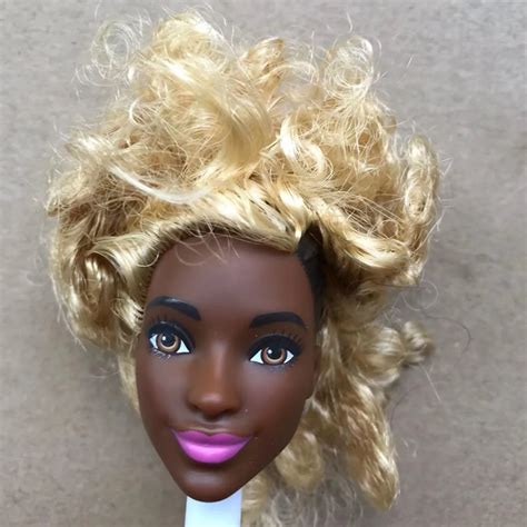 Visages De Poupée Barbie