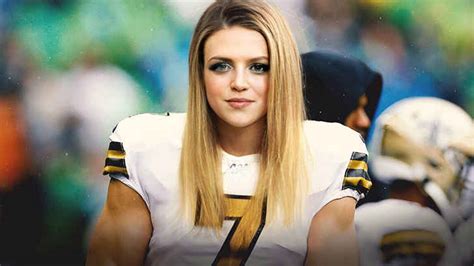 Top Nfl Quarterbacks As Women Financially