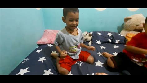 Rock Scissor Paper In Bahasa Indonesia Gunting Batu Kertas Youtube