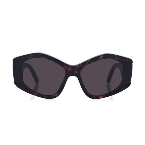 Buy Irregular Brown And Shiny Dark Havana Sunglasses Online In United Arab Emirates Boutiqaat