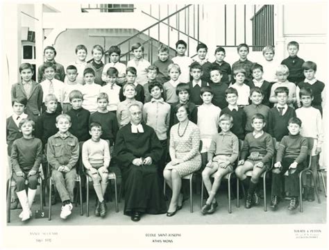 Photo De Classe 8e De 1969 ECOLE SAINT JOSEPH Copains D Avant