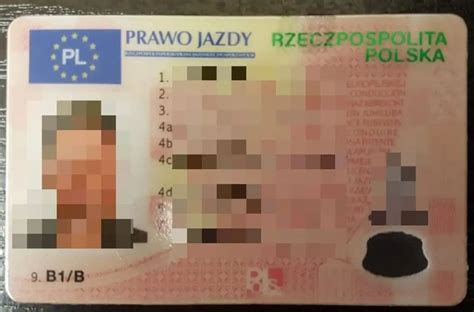 Jecha Pijany Po Zatrzymaniu Pokaza Policjantom Fa Szywe Prawo Jazdy