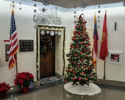 Home-state holiday decor bedecks congressional offices | Community News ...