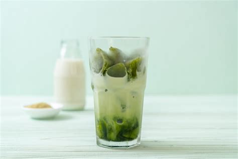 Cubo De Hielo Matcha T Verde Con Leche Foto Premium