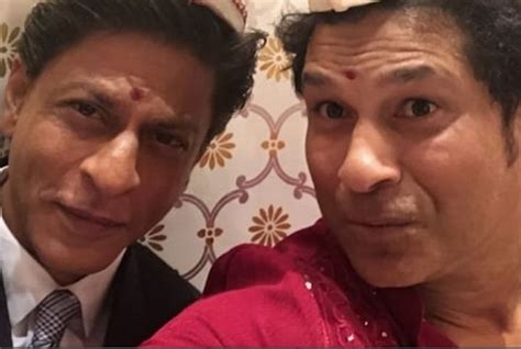 Photo Shah Rukh Khan Took An Epic Selfie With Sachin Tendulkar