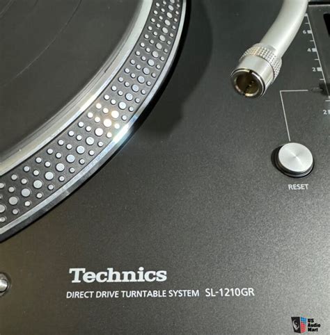 Technics Direct Drive Turntable System Sl 1200gr